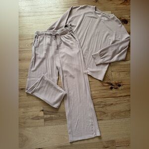 Cozy Ribbed Lounge Set in Beige